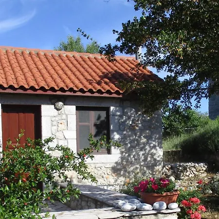 Arcadian Stone House In A Quiet Landscape, Leonidion Сasa de vacaciones *